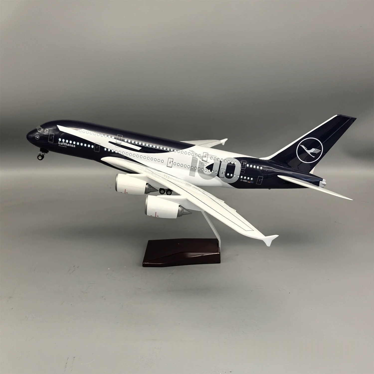 Nuevo Modelo de Avión de Resin - Model Kit Ixchel reseña y precio