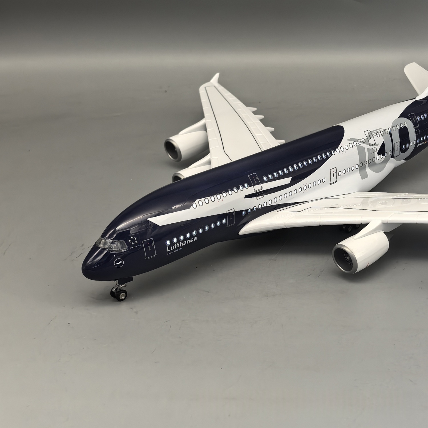 Nuevo Modelo de Avión de Resin - Model Kit Ixchel reseña y precio