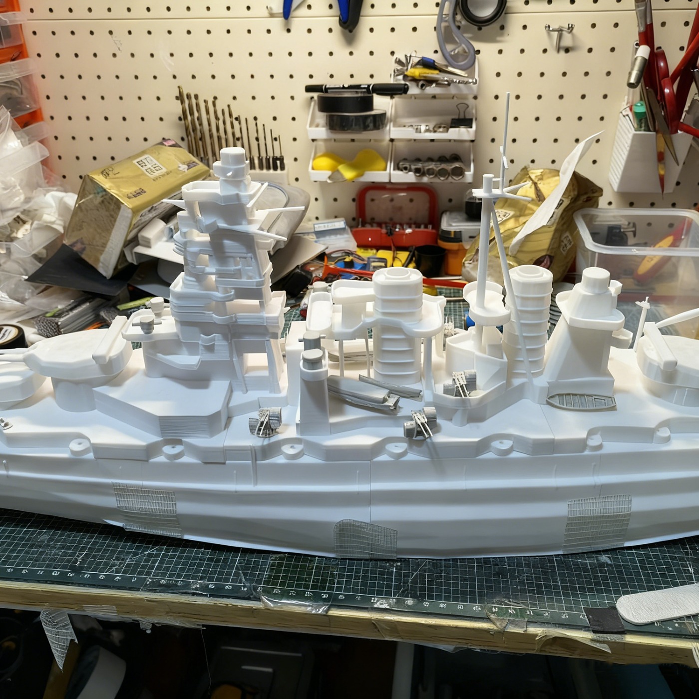 Barcos teledirigidos Kongo de  - Model Kit Lucario reseña y precio